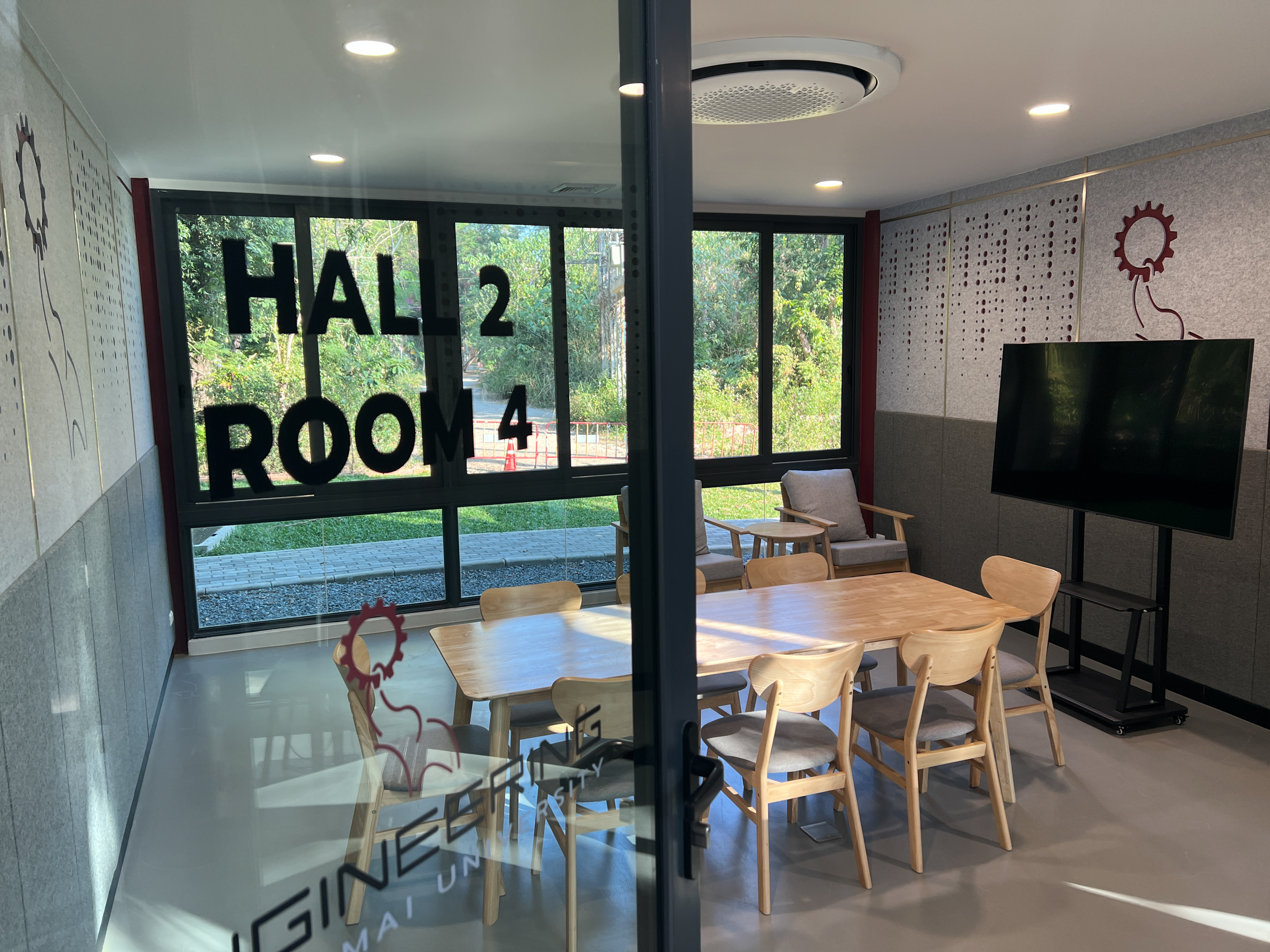  Hall 2 Room 4 