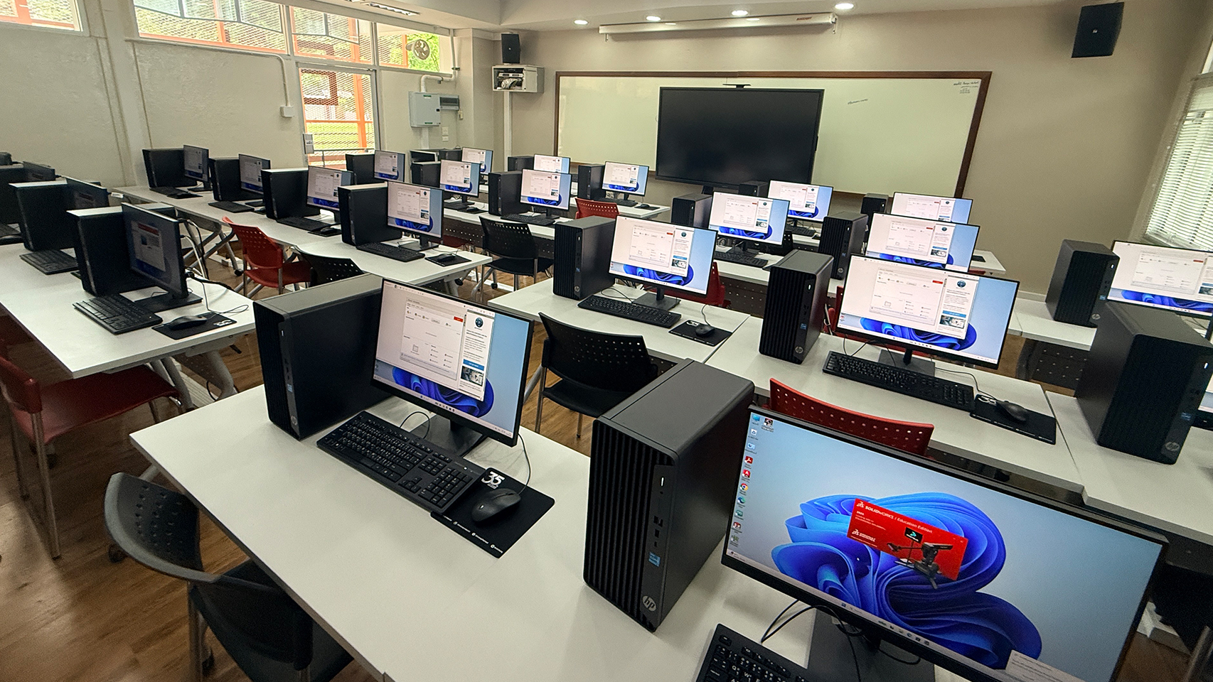  ห้องคอมพิวเตอร์รวมใจ 102 