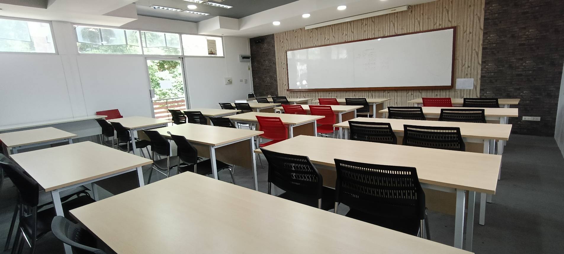  ห้องบรรยายรวมใจ 103 