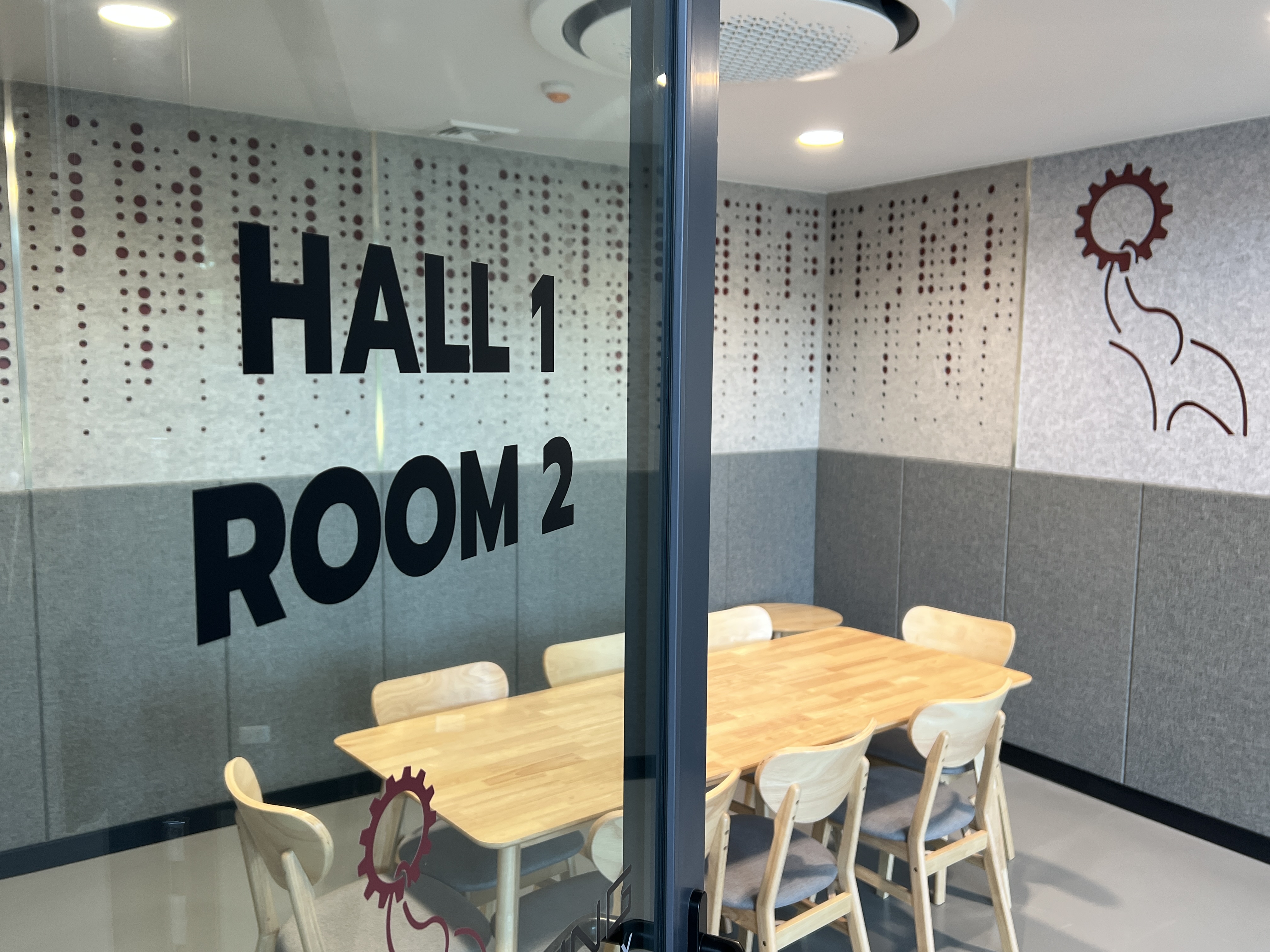  Hall 1 Room 2 